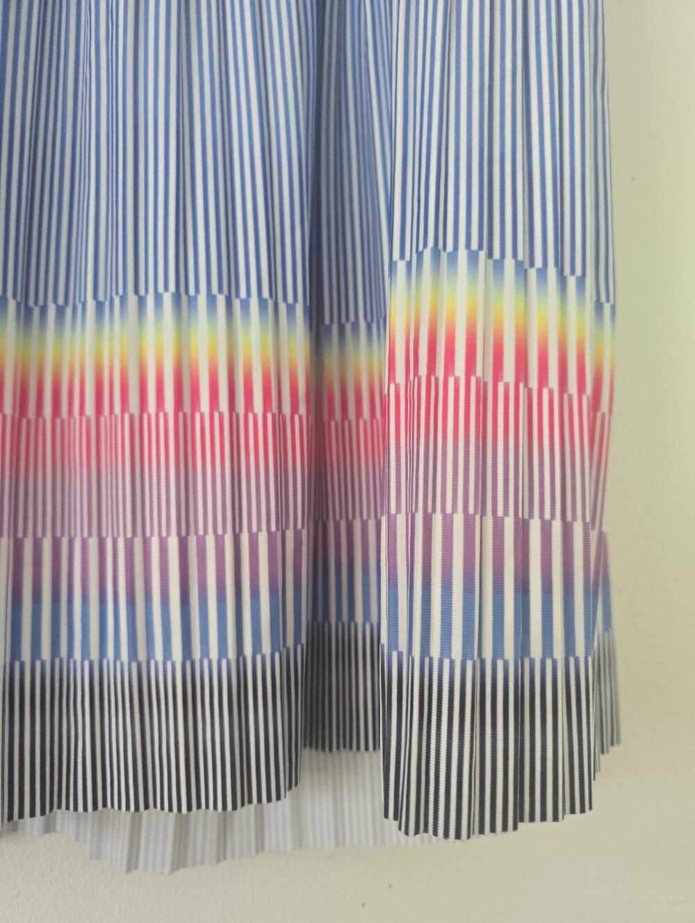 Lucky in Love Gradient Pleated Skort Size Large - Picture 7 of 14